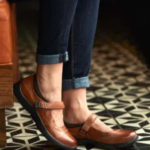 El calzado adecuado sirve para proteger los pies de las personas con diabetes