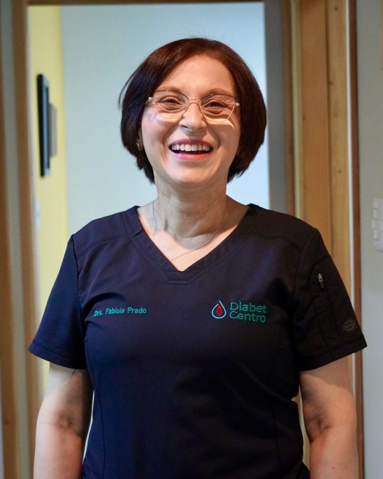 La Dra. Fabiola Prado, cofundadora del Instituto Diabetcentro, en la clínica